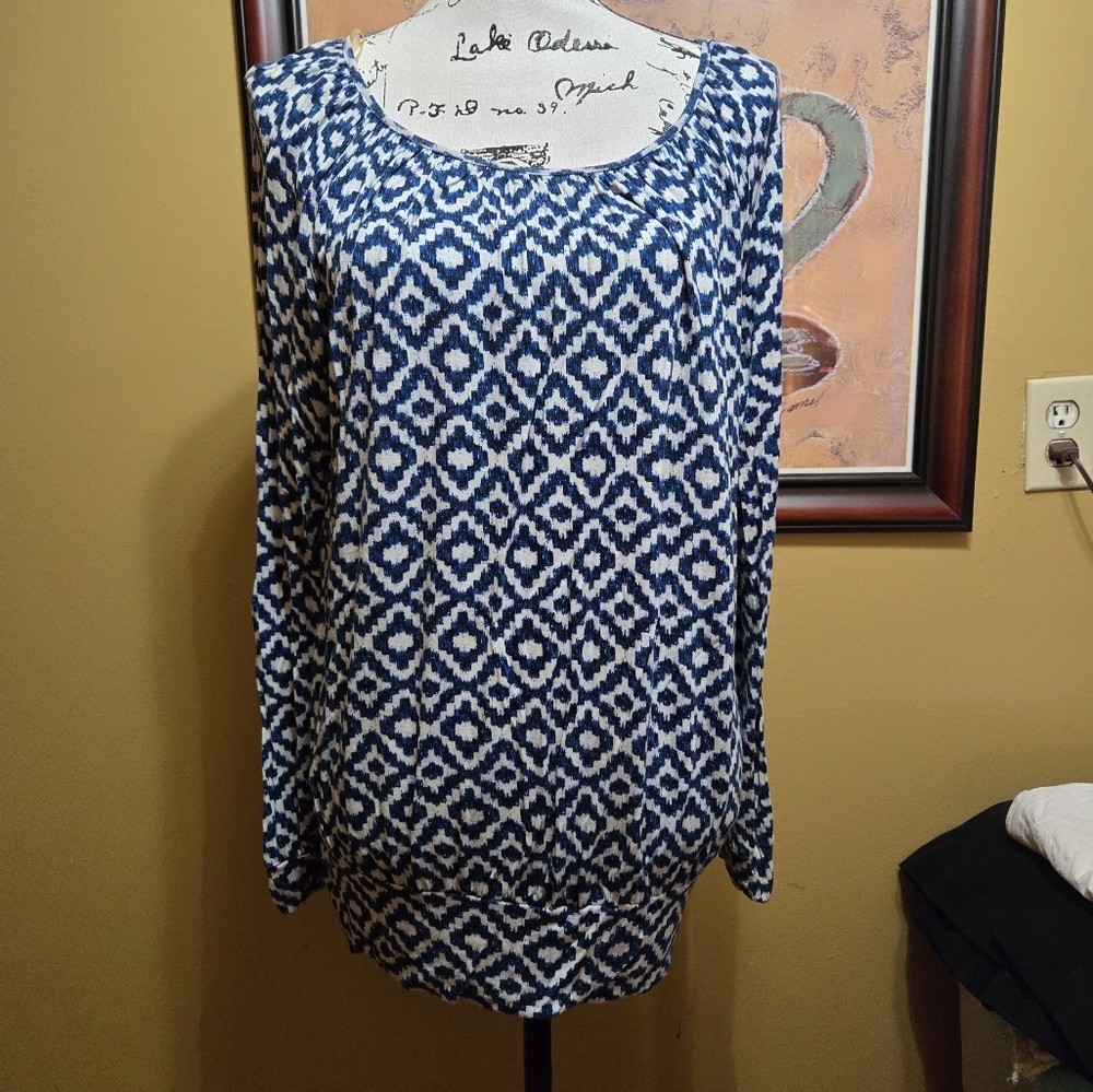 AB Studio Blue And White Long Sleeved Shirt With Cinged Waist